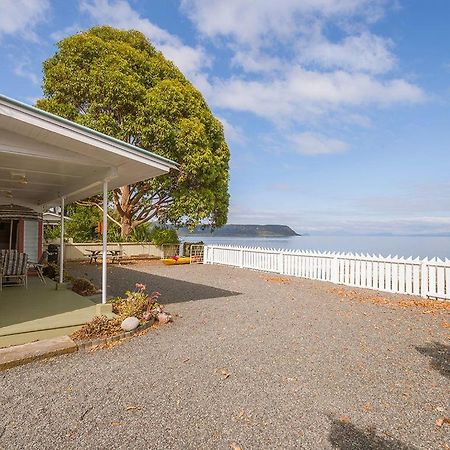 Lake Edge Cottage - Waitahanui Holiday Home المظهر الخارجي الصورة